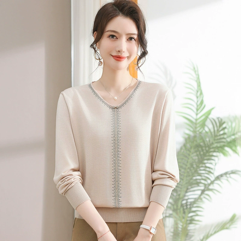 Huayi Yeep мама средних лет одет стильный свитер с V-образным вырезом