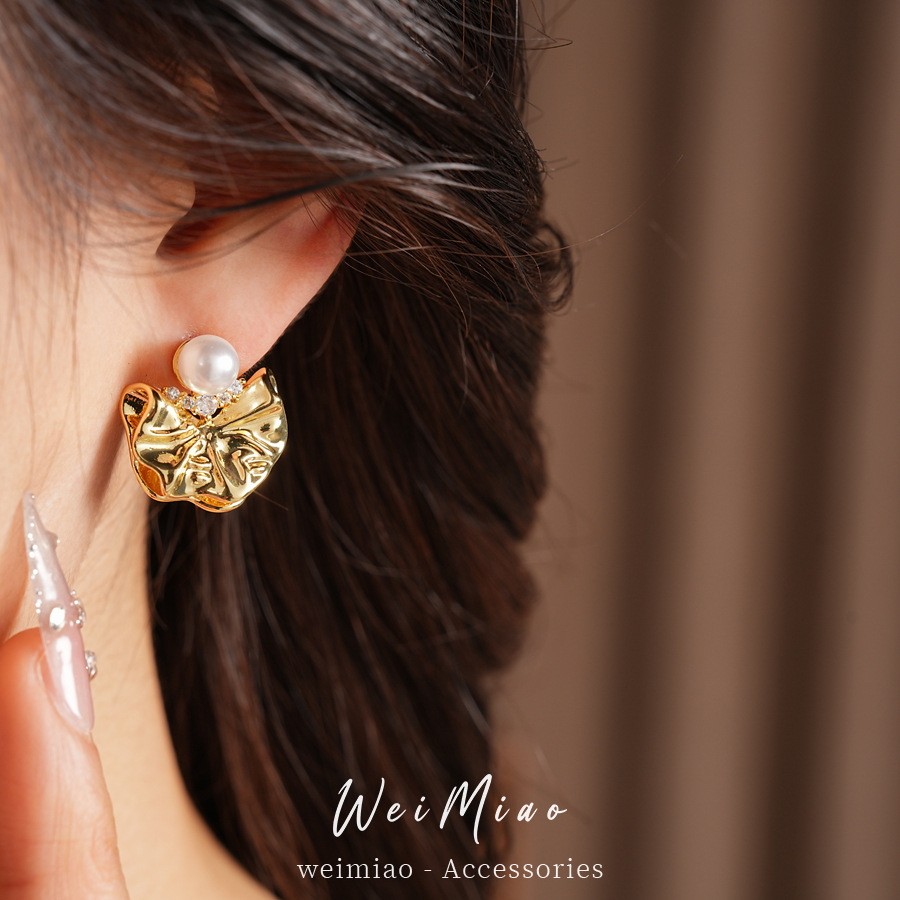 Agujas de plata de piedra de plegado flores perlas pendientes coreanos temperamento de moda ligero lujo alta sensación auriculares al por mayor image 5