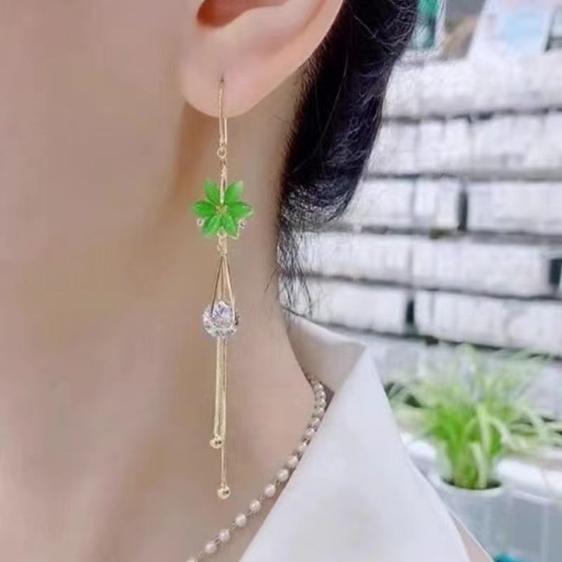 Verde de alta calidad línea de orejas larga temperamento de alta calidad red pendientes rojos para mujeres nuevas marcha super inmortal orejas bordas