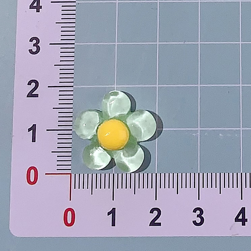 Nuevos accesorios de resina de cinco pétalos de hielo DIY crema pegamento para el cabello con cáscara de teléfono móvil agujero agujero de botón de zapato taza de agua pegatinas hechas a mano