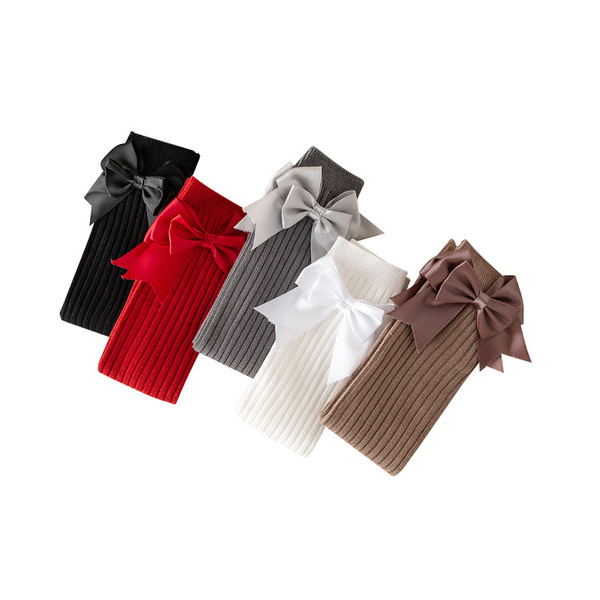 Thin children's autumn socks with bow