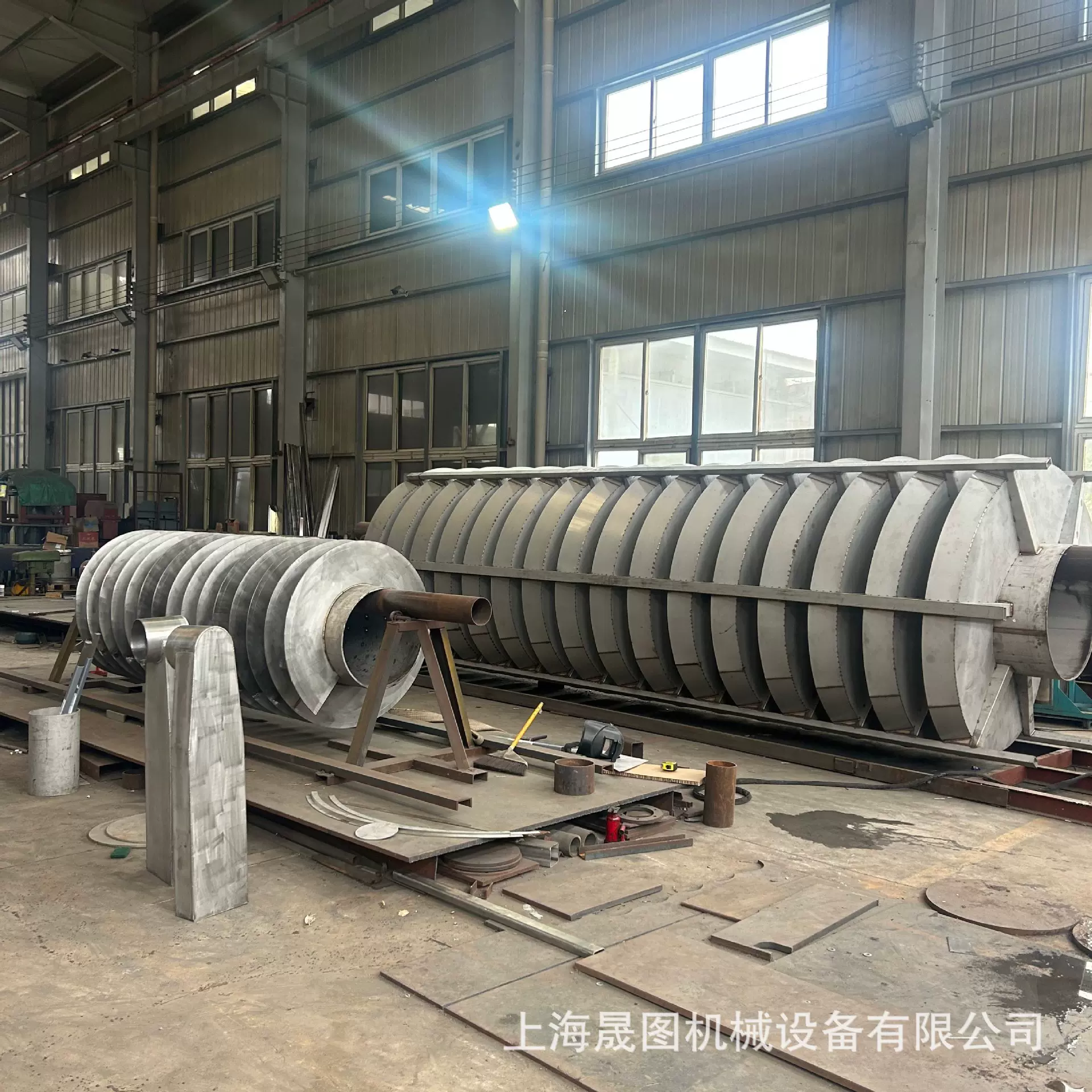 晟图振动提升机 农业化肥降温干燥垂直输送设备 新材料运输工艺