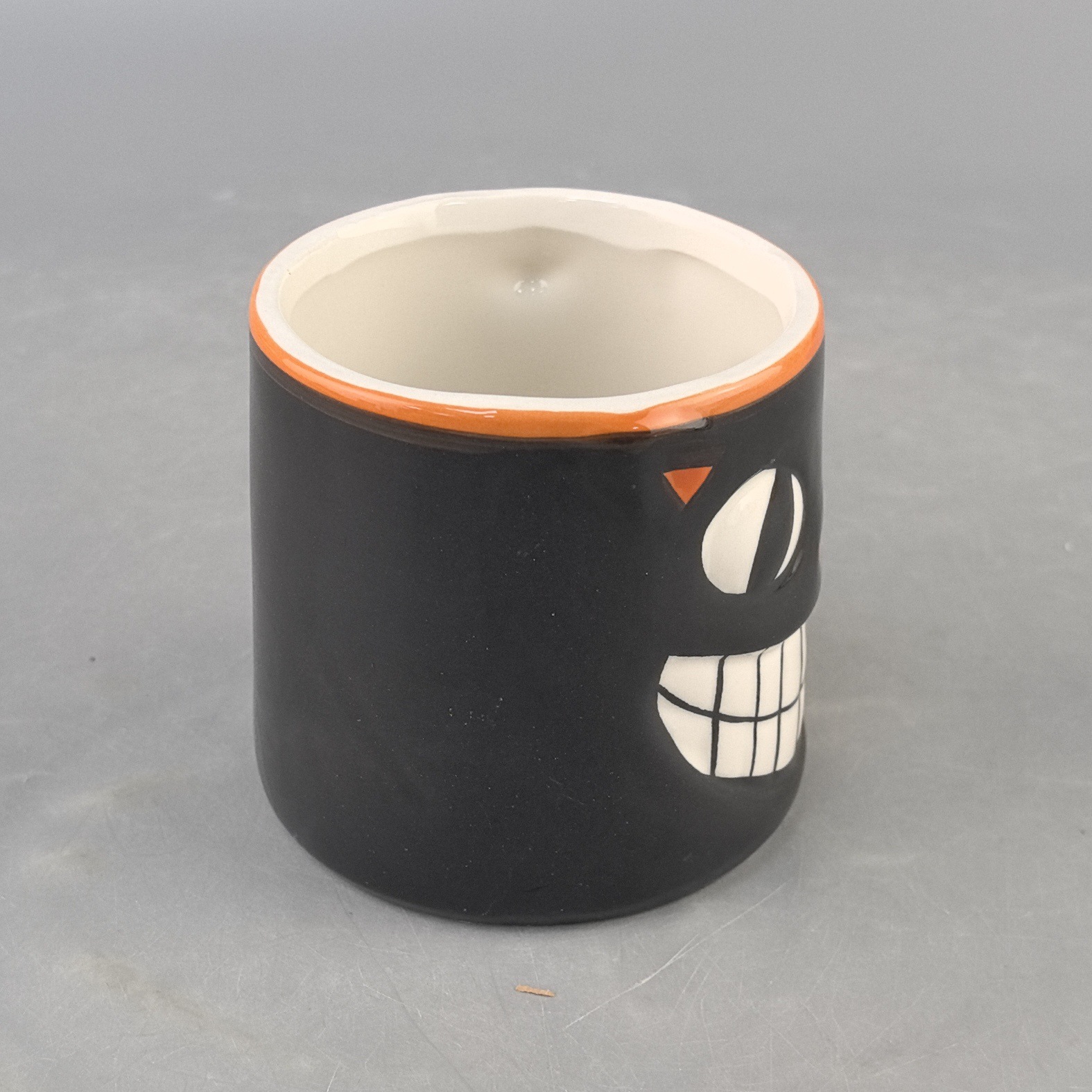 Nuevo diablo de Halloween transfronterizo taza de cerámica personalidad creativa extraña taza de cerámica regalo de mano