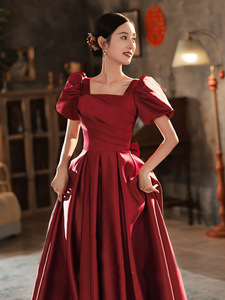 Wine boat neck evening dress Toast take princess bride senior are red on the wedding engagement singers host dress little French satin cocktail party dress