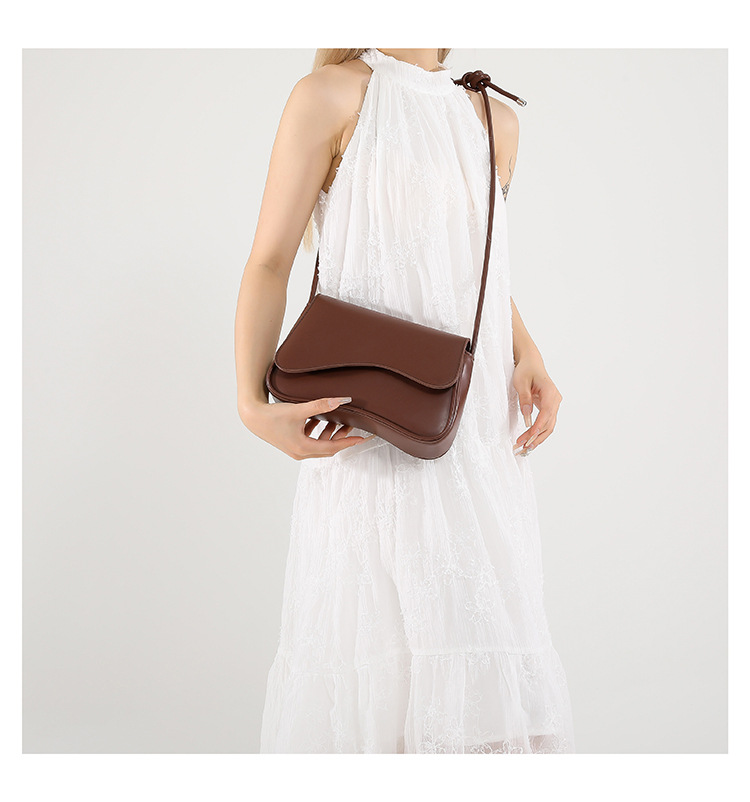 Underarm bag for women, new autumn 2024 fashion and niche design, single-shoulder crossbody bag, stylish and relaxed small square bag undefined