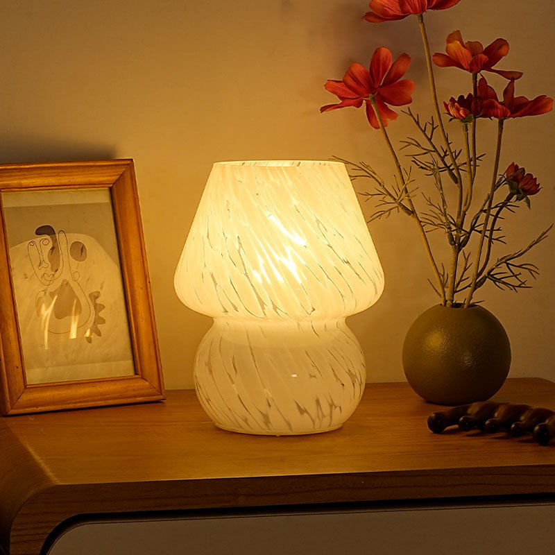 Cross-Border Ins-Style High-Aesthetic Cream Mushroom Lamp for Bedroom and Living Room, Creative Glass Table Lamp, Girly Decorative Night Light