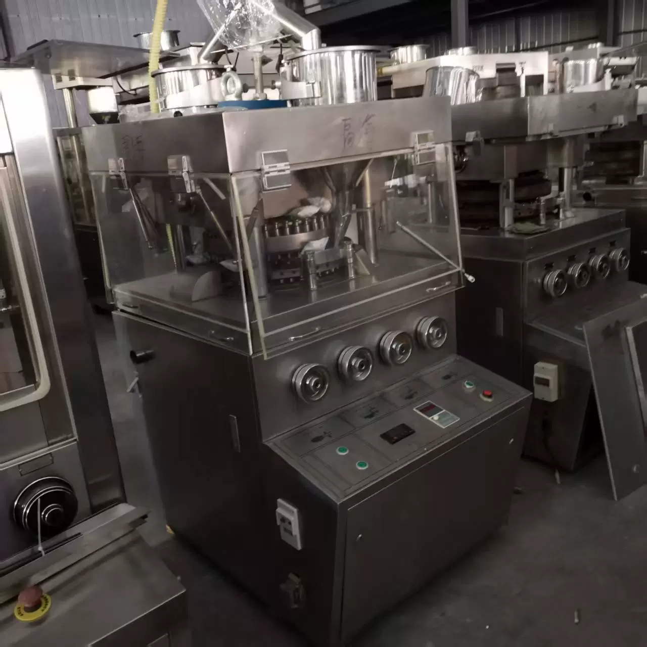 二手旋转式30型压片机食品化工粉末颗粒压制成型设备钙奶片制片机