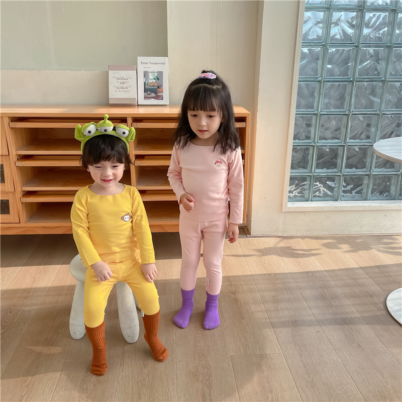 子供の徳の絨毯の秋の服の秋のズボンの無痕のパジャマの女の子の下着のスーツの男の子の赤ちゃんの骨がない保温の家庭服|undefined