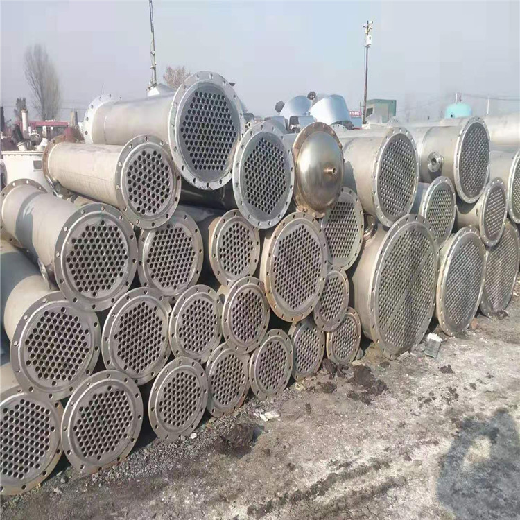 二手不锈钢冷凝器 50平方钛材列管冷凝器 立式强制循环挥发器