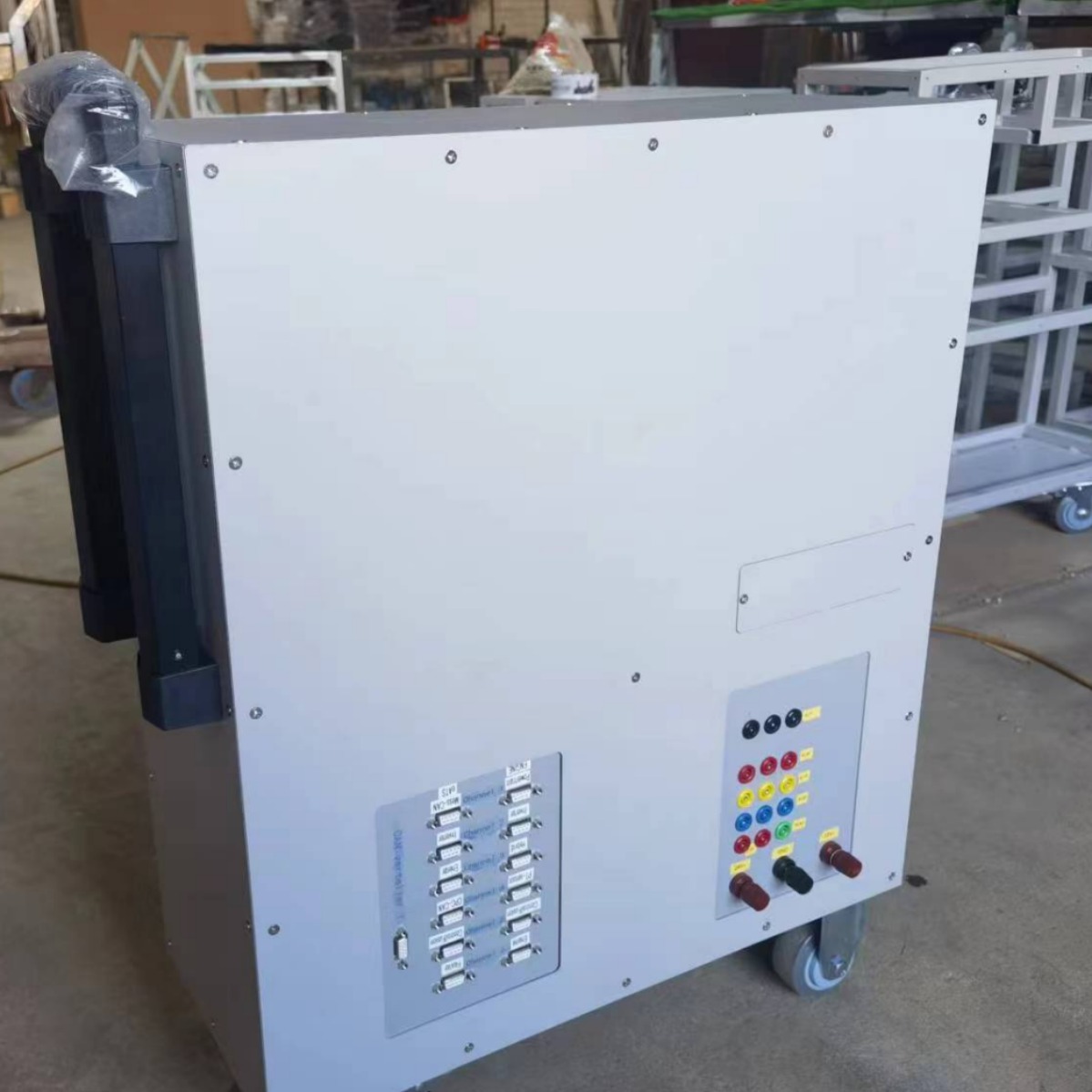 厂家直销钣金加工机箱由方管框架镀锌板组成底部安装四个脚配电箱