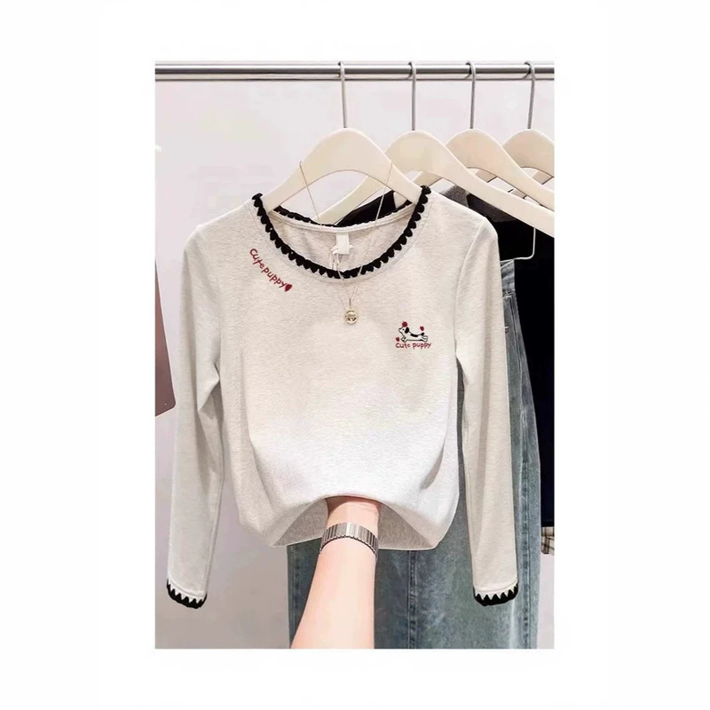Unique and stylish long-sleeve T-shirt with lace collar for women, autumn and winter Korean style, slim fit, flattering base layer top