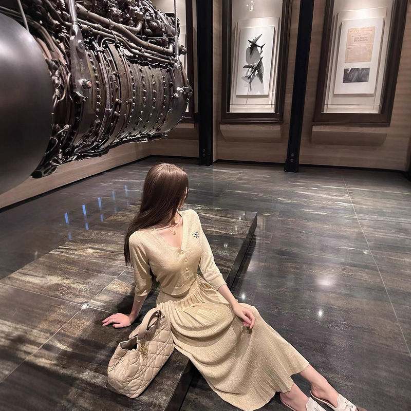 CCZEE 韩女千金早秋修身显瘦短款露腰长袖开衫上衣百褶裙套装|undefined