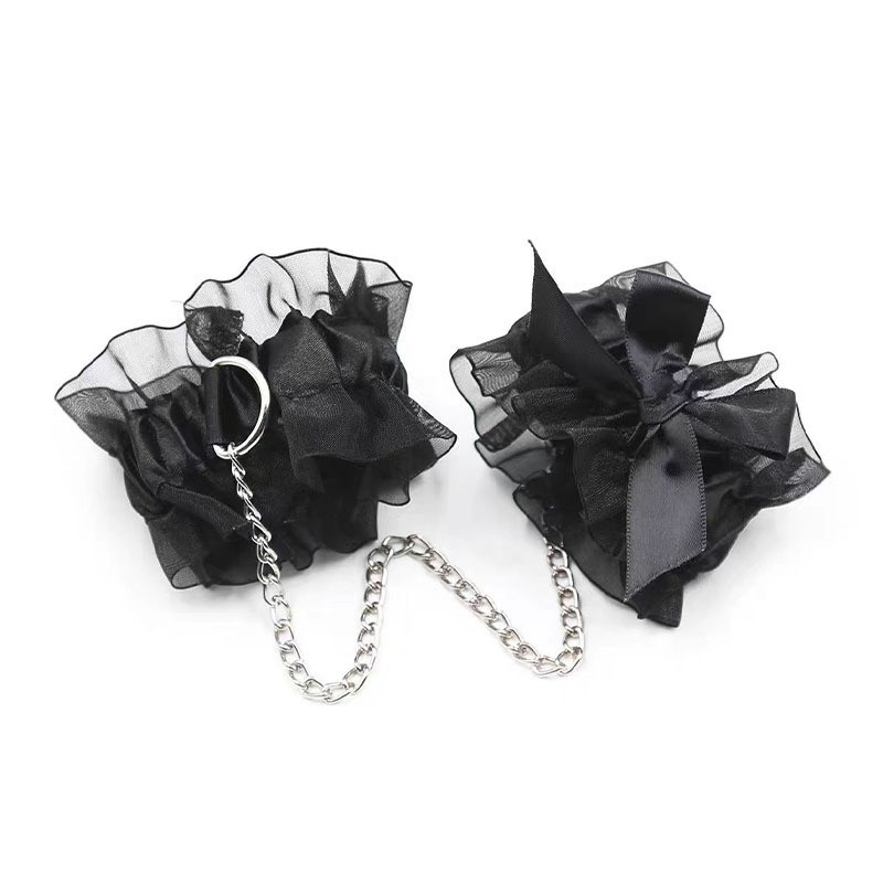 Black Lace Three-Piece Bondage Set with Eye Mask, Collar and Handcuffs — detail image 5
