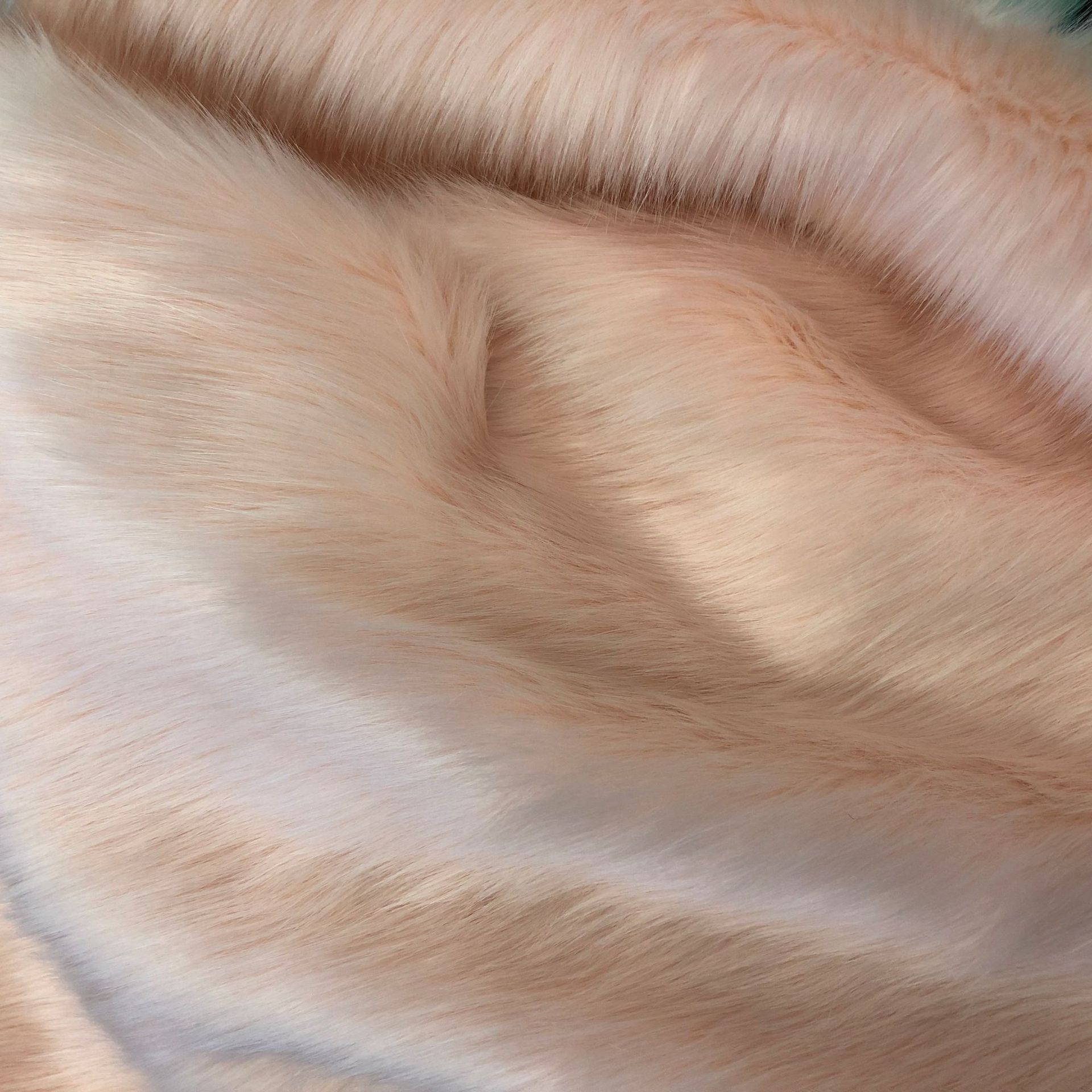 60MM pelo de zorro pequeño oso zorro alto gramo imitación de pelo de zorro largo tela de cuello de peluche precio de fábrica spot