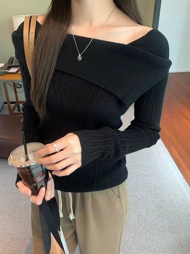 All-matching apricot color one-shoulder sweater for women with early autumn feel, super beautiful, slim, pure long-sleeved knitted top