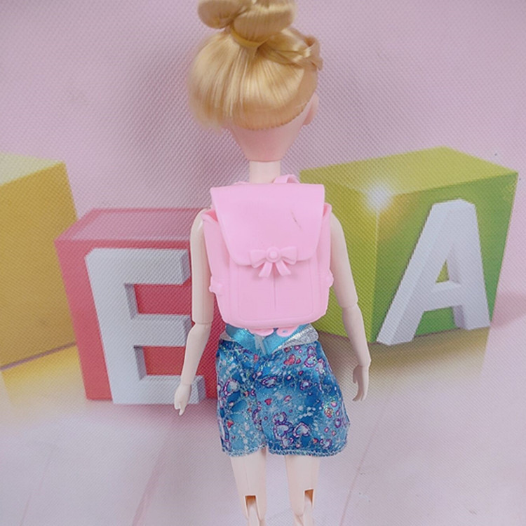 Straps, fuchsia bag, worn on the shoulder