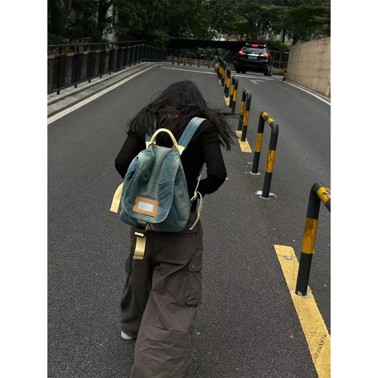 Homemade new fashionable washed contrasting denim carrying backpack, simple and casual commuting large capacity backpack_voghion.com