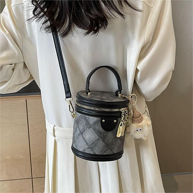 Bolso de mano popular este año, bolso de mano caliente para mujeres 2024, nuevo bolso de tendencia universal, bolso de balde de color de choque de alto nivel