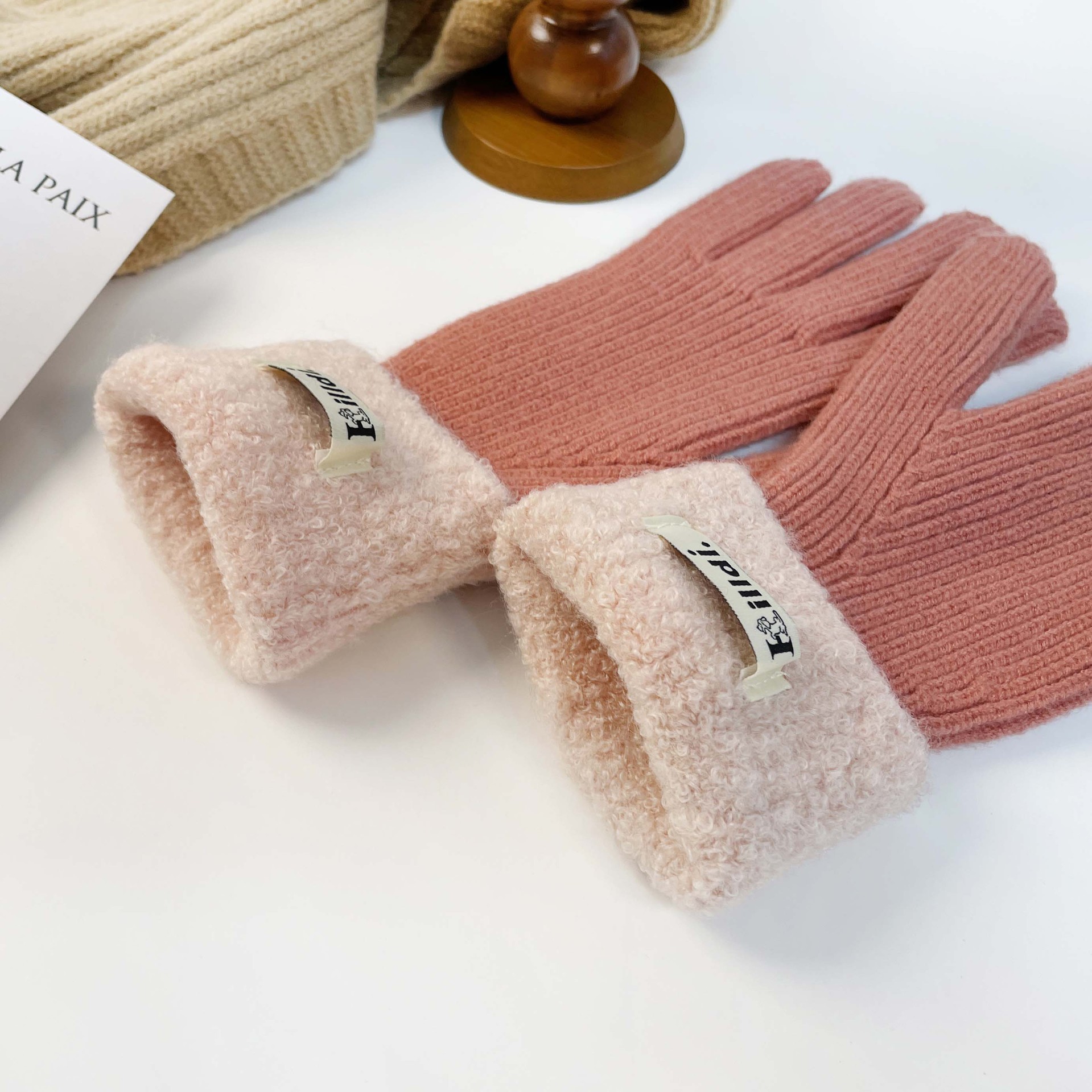Solid color knitted touch screen 2023 winter Korean version split finger for warmth, anti slip, plush yarn gloves_voghion.com