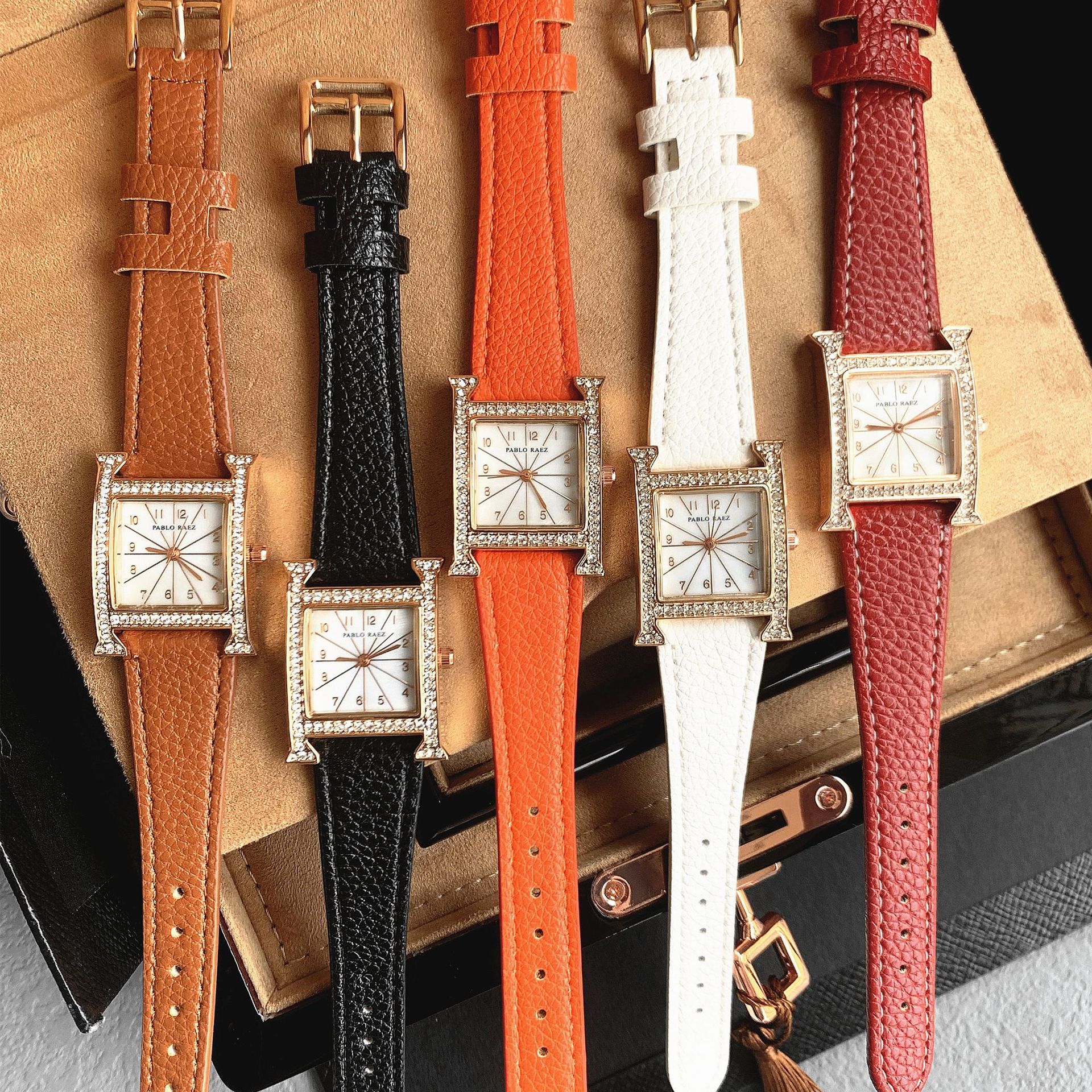 2024 Nové, nejprodávanější hodinky Špičkové lehké luxusní dámské hodinky Instagram Luxusní plně automatické vodotěsné hodinky Autentické_voghion.com