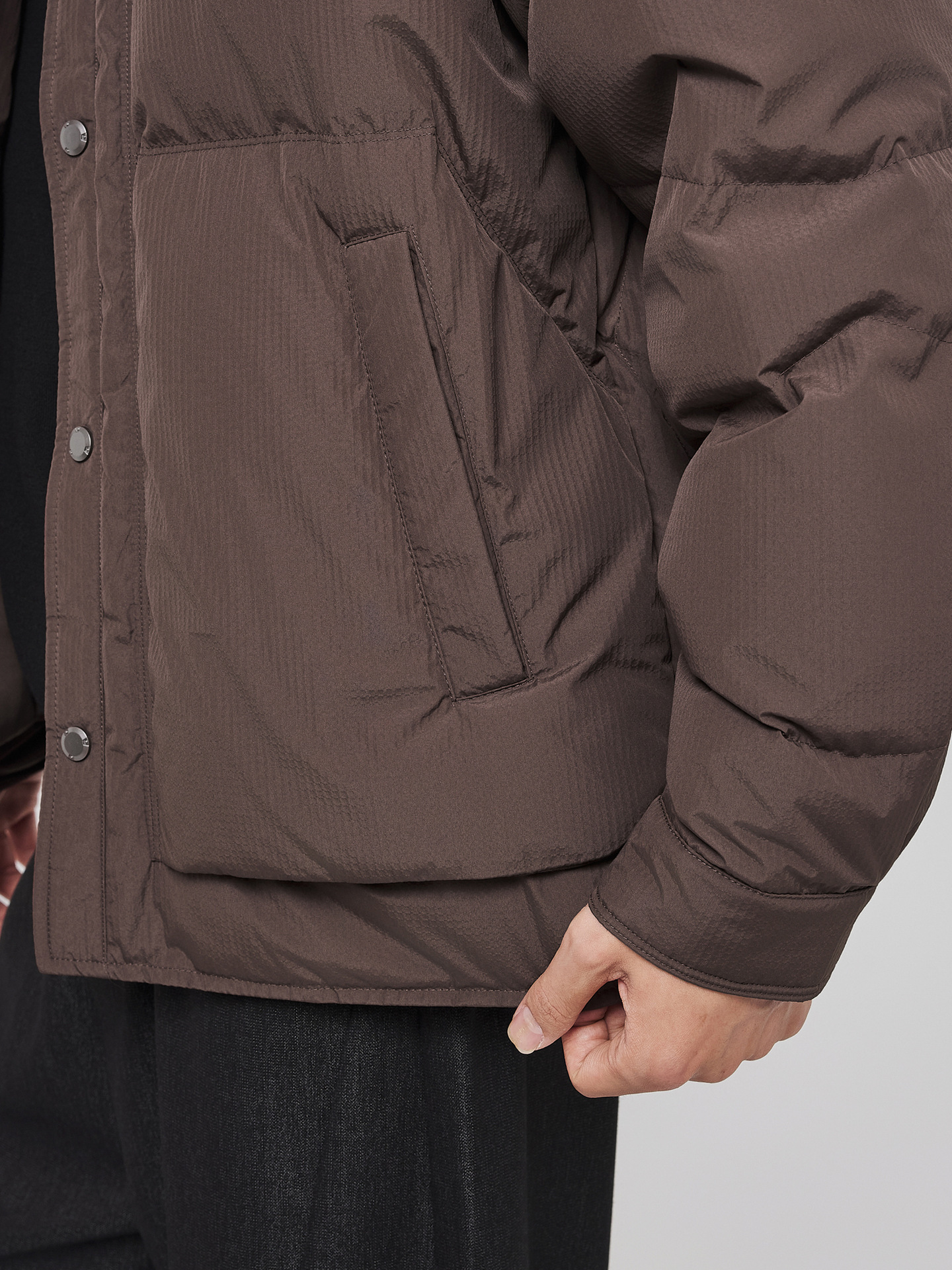 Áo khoác parka nam lông vũ kẻ sọc Jacquard cổ bẻ — màu đen
