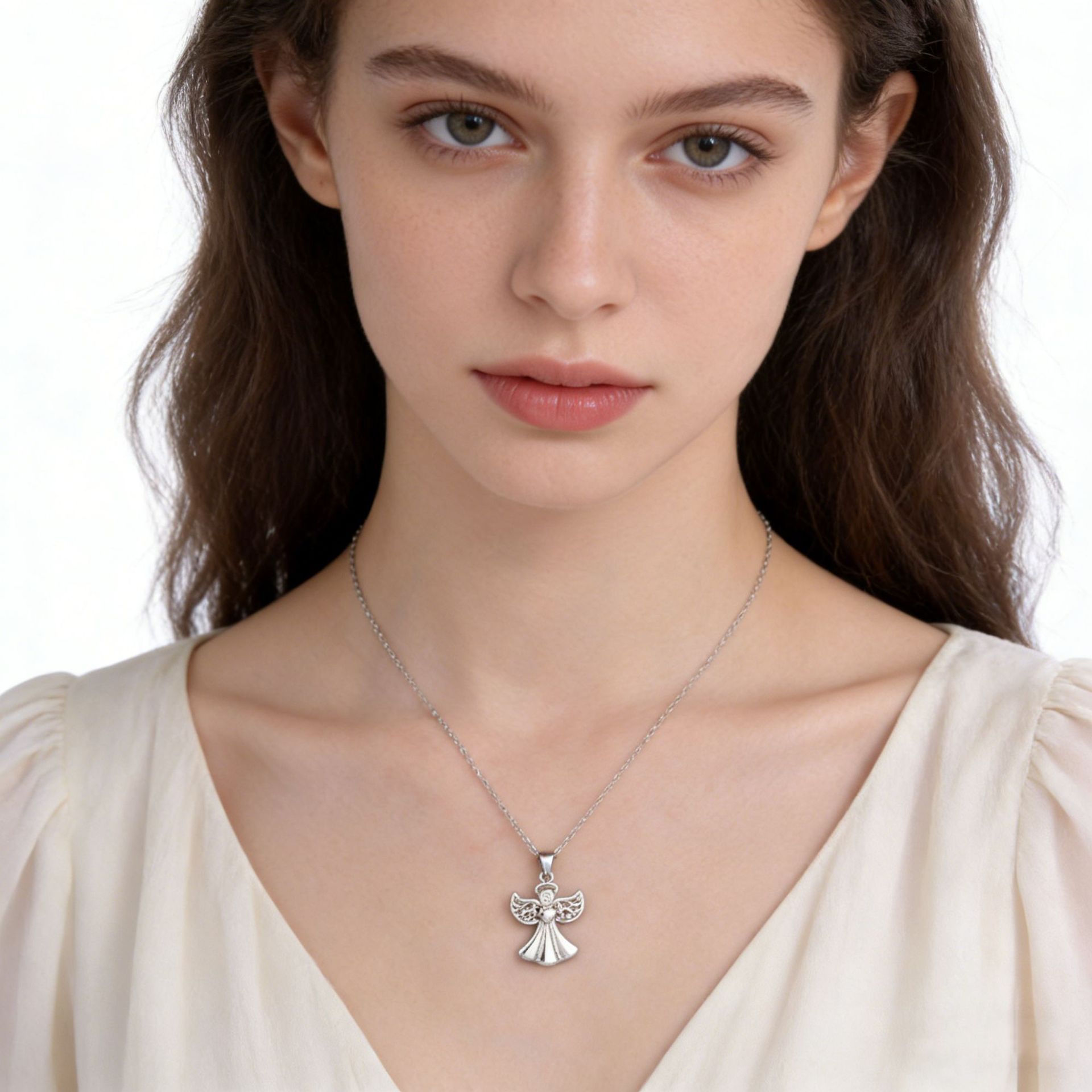 Joyas de Amazon transfronterizas Collar de ángel de plata de ley 925 Moda femenina Estilo europeo y americano Colgante de circón con incrustaciones Cadena de clavícula