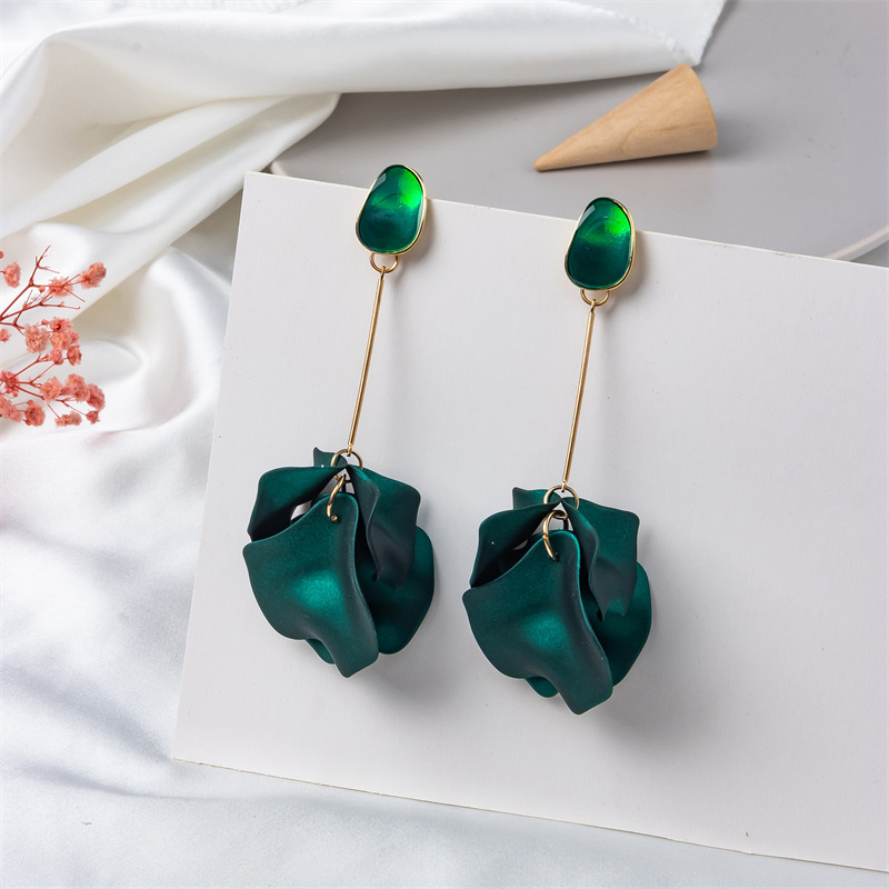 1 Pair Casual Simple Style Petal Stoving Varnish Arylic Drop Earrings display picture 5