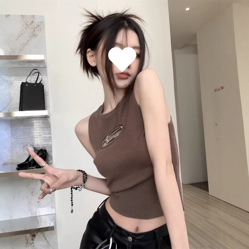 American-Style Spicy Metal Label Hollow-Out Knitted Tank Top for Women, Summer Design, Short Slim-Fit Hot Girl Top for Outerwear