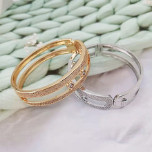 Wuwish΢ʯȿcAC ߶ŮƷٴָ