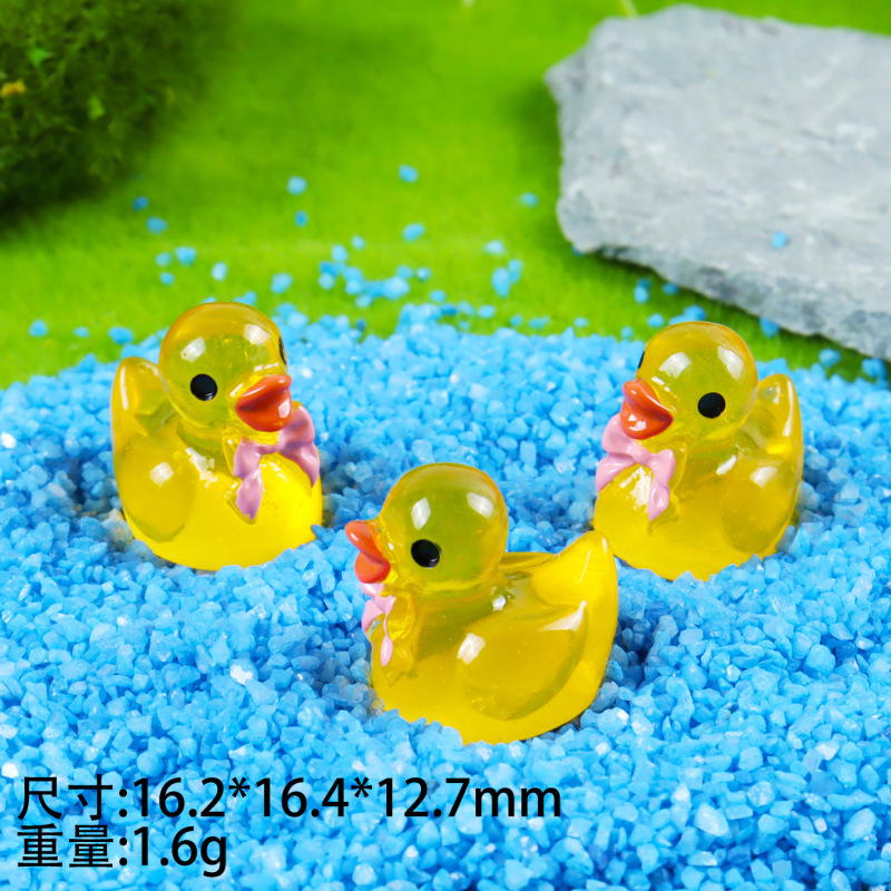 卡通树脂DIY夜光街头鸭子公仔 创意钥匙扣挂件造景迷你配件批发|undefined