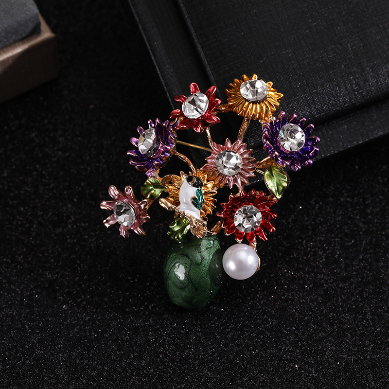 Factory direct supply enamel vase flower arrangement brooch fashion temperament all-match pearl plant flower series clothing accessories