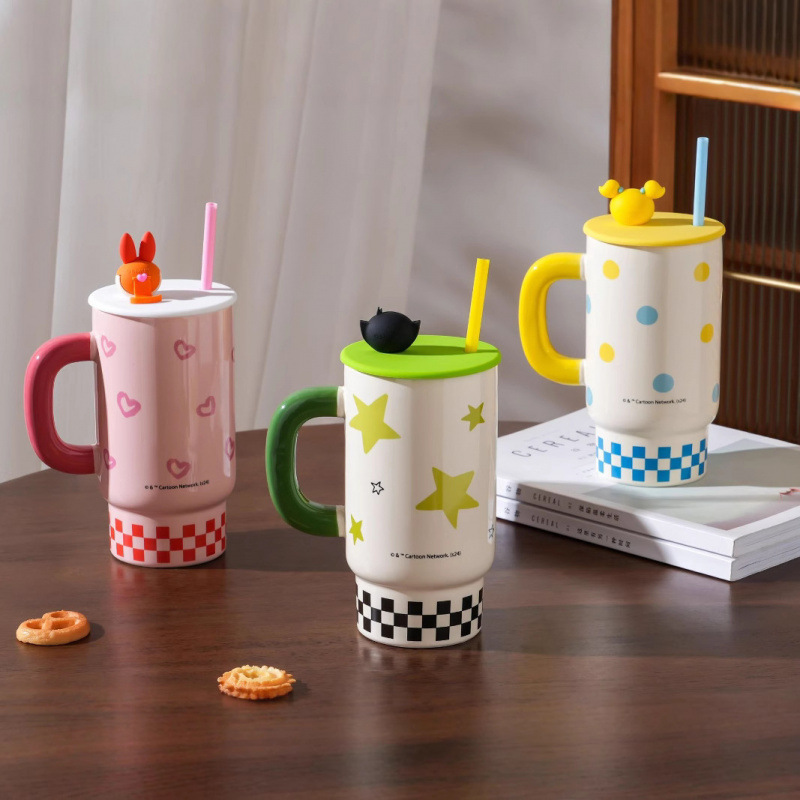 Auténtica taza de cerámica de la pequeña policía de la familia encantadora taza de gran capacidad con cubierta de paja taza de agua taza de dibujos animados