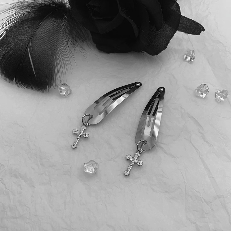 IG Style Streetwear Women's Cross Heart Shape Butterfly Alloy Charm Hair Clips display picture 2