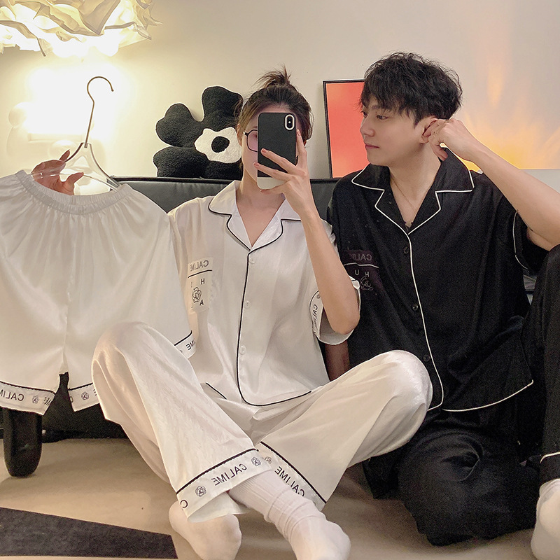 Primavera y verano pareja pijama seda hielo tres piezas set pantalones de mangas cortas de alta sensación graffiti ropa de verano para hombres y mujeres