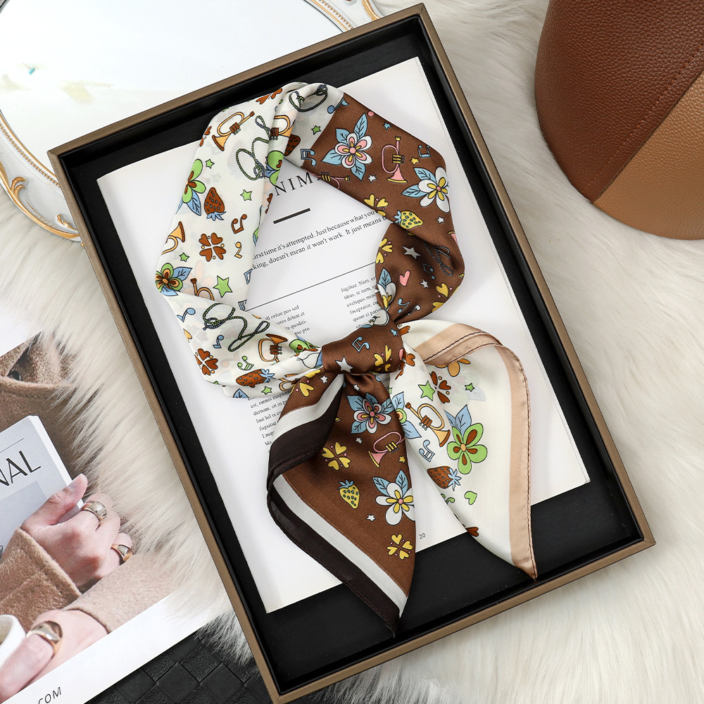 Costura de dos colores 70 bufanda de seda de simulación pequeña floral dulce sensación de oxígeno bufanda cuadrada bufanda femenina diaria con bufanda pequeña