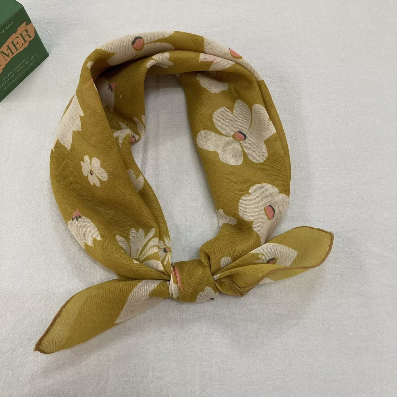 노란색 흰색 꽃 12개