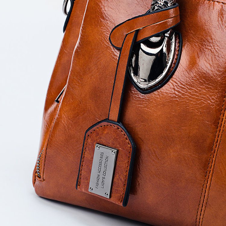 European and American retro women's bag trend, new cross-border hand-held shoulder crossbody bag made of oil wax leather for export, one piece, global consignment undefined