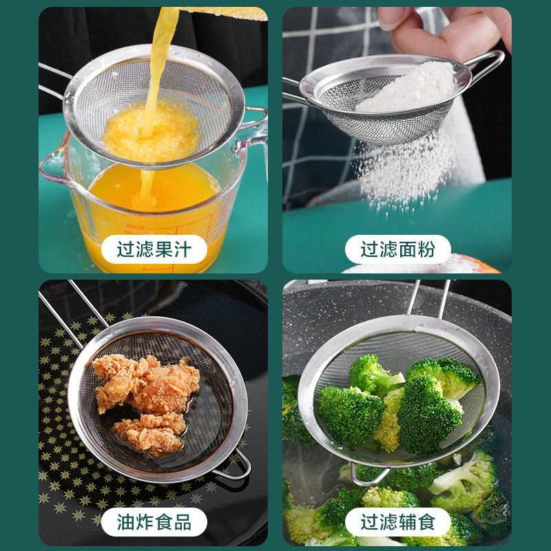 スプーンの家庭用台所の生け垣の濾過網は面の大きいサイズのステンレスをすくい取ってギョーザのジュースの豆乳のふるいをすくいます。|undefined