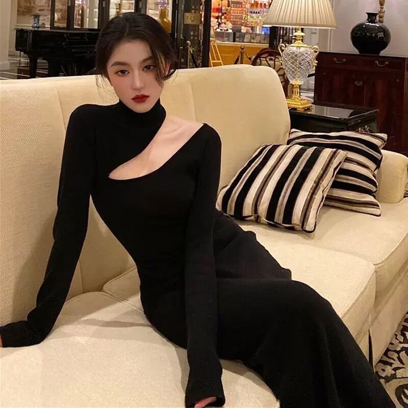Birthday party dress light luxury niche high-end bottoming black off-shoulder knitted dress women's autumn and winter