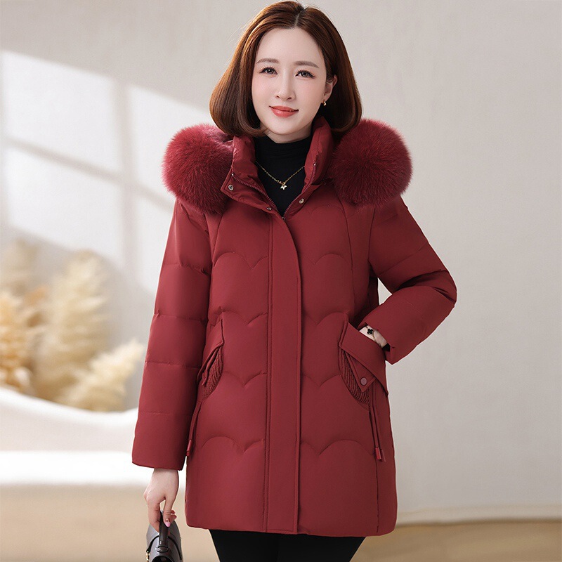 Brand Fashion Mom's down Jacket Women's Mid-Length Winter New Style Western Style Middle-Aged and Elderly Thickened Fox Sweater Jacket Brand Fashion Mom's down Jacket Women's Mid-Length Winter New Style Western Style Middle-Aged and Elderly Thickened Fox Sweater Jacket