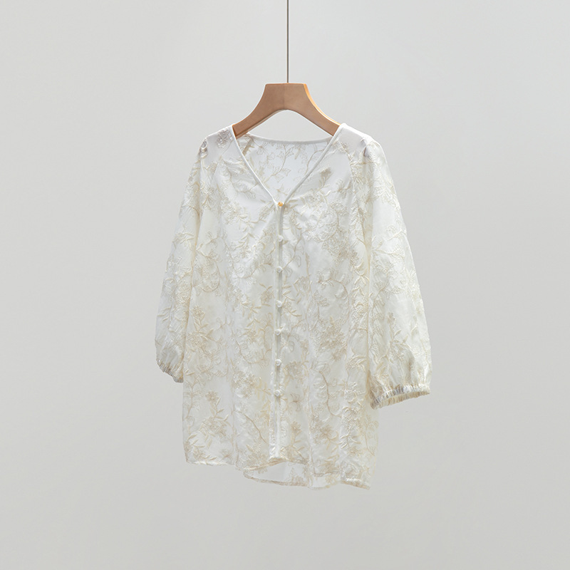 Summer Mulberry Silk V Neck Shirt Women's Three-Quarter Sleeve New Chinoiserie National Style Flower Embroidered Shirt New French Top Summer Mulberry Silk V Neck Shirt Women's Three-Quarter Sleeve New Chinoiserie National Style Flower Embroidered Shirt New French Top