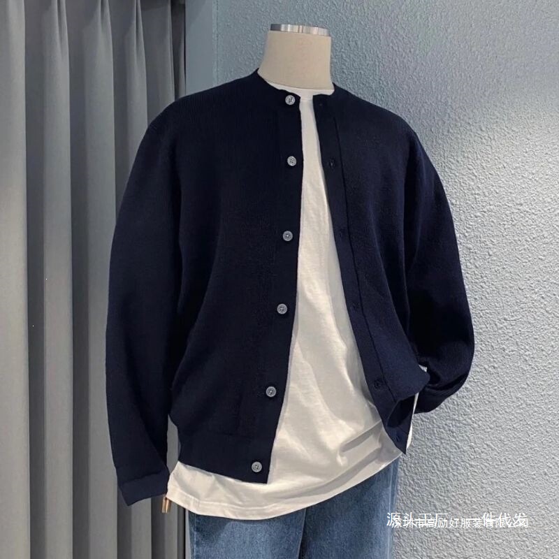 Korean-style men's navy blue cardigan, 2025 spring new knitwear, casual round-neck, simple loose-fitting sweater jacket Korean-style men's navy blue cardigan, 2025 spring new knitwear, casual round-neck, simple loose-fitting sweater jacket