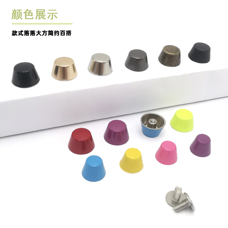 Los fabricantes de origen venden al por mayor aleación de bricolaje en forma de cubo de remachado en lugar de equipaje clavo inferior antidesgaste fuente transfronteriza clavo superior plano