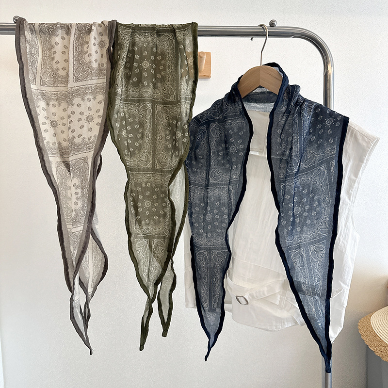 Lenço de seda com estampa de losangos para mulher estilo retro_voghion.com