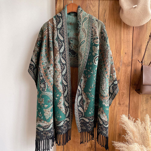 Ethnic style travel wear shawl Lijiang Yunnan scarf women's blanket outer warm cloak cloak sun protection wholesale