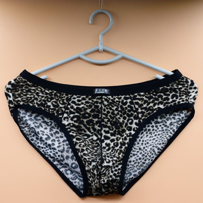 2 Pairs of Men's Mid-Waist Briefs with Leopard Print, Sexy and Trendy, with Thin Edges, Loose Fit, Sports Elastic Cotton Shorts 2 Pairs of Men's Mid-Waist Briefs with Leopard Print, Sexy and Trendy, with Thin Edges, Loose Fit, Sports Elastic Cotton Shorts