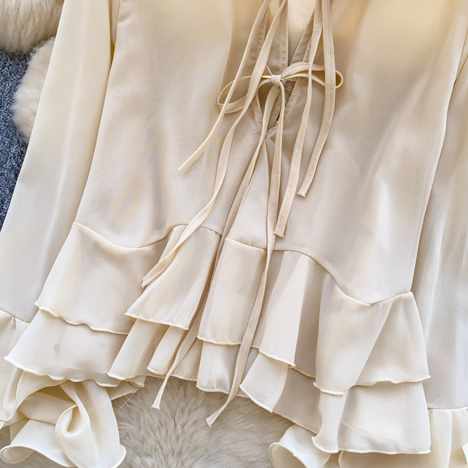 Women's Elegant Ruffled Blouse With Bell Sleeves And Tie Waist_voghion.com