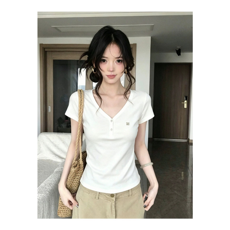American-Style Niche V-Neck Buttoned White T-Shirt for Women, Summer Design, Versatile, Regular Shoulder Short-Sleeve, Slim-Fit, Flattering Short Top