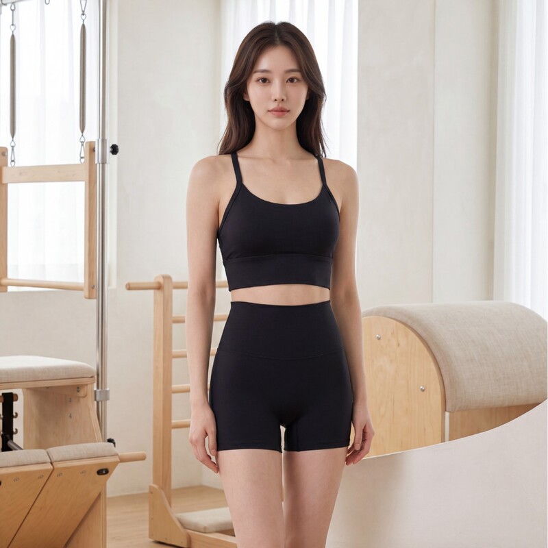 New Style Naked-Feel Yoga Outfit Set, Y-Back Strap with Chest Pads, Sports Set, 2-Piece Yoga Shorts Set New Style Naked-Feel Yoga Outfit Set, Y-Back Strap with Chest Pads, Sports Set, 2-Piece Yoga Shorts Set