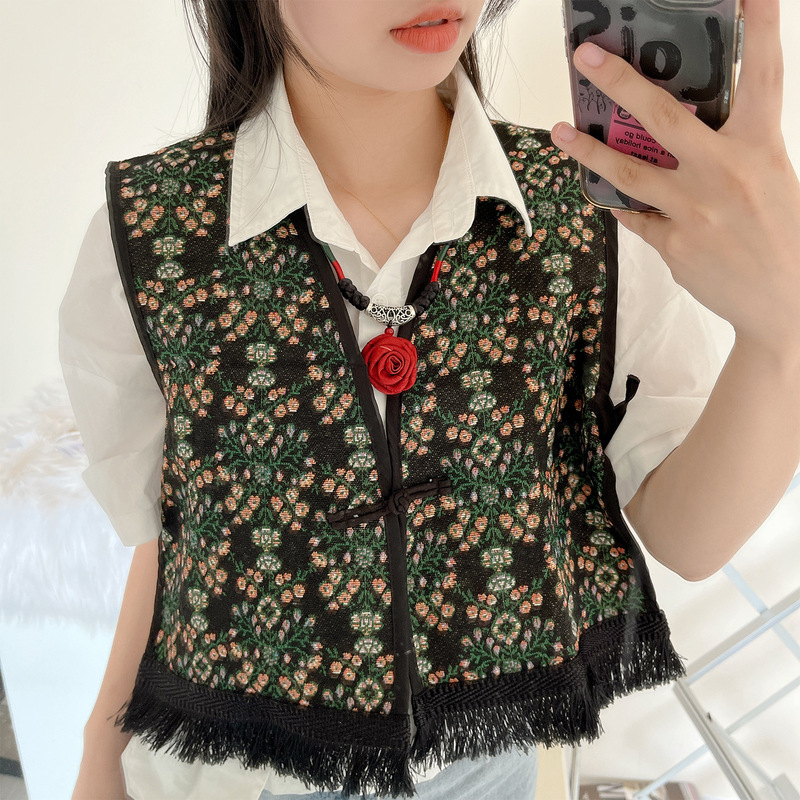 Tassel edge all-match small vest women's short knitted top shoulder lace-up small shawl Yunnan Lijiang travel vest Tassel edge all-match small vest women's short knitted top shoulder lace-up small shawl Yunnan Lijiang travel vest